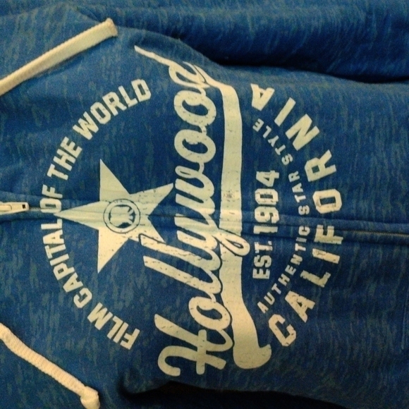 NEW Size XL Zippered Hoodie With Front Pockets, Super Soft Inside! - Picture 2 of 7